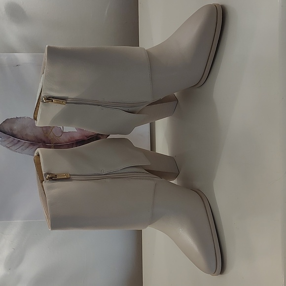 Jessica Simpson Women's Coulton Cuffed Dress Booties - Chalk Leather - Picture 3 of 7